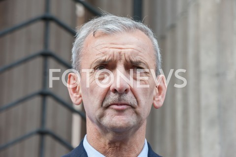  22.09.2018 WARSZAWA<br />PROTEST NAUCZYCIELI I RODZICOW PRZED MINISTERSTWEM EDUKACJI NARODOWEJ<br />N/Z SLAWOMIR BRONIARZ<br /> 