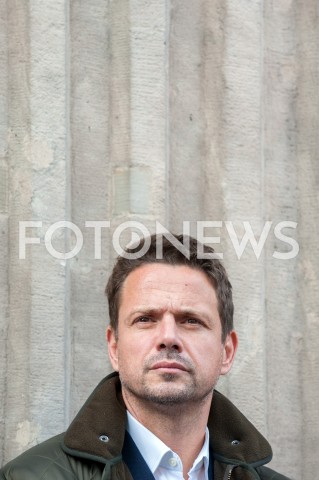  22.09.2018 WARSZAWA<br />PROTEST NAUCZYCIELI I RODZICOW PRZED MINISTERSTWEM EDUKACJI NARODOWEJ<br />N/Z RAFAL TRZASKOWSKI<br /> 