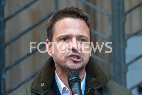  22.09.2018 WARSZAWA<br />PROTEST NAUCZYCIELI I RODZICOW PRZED MINISTERSTWEM EDUKACJI NARODOWEJ<br />N/Z RAFAL TRZASKOWSKI<br /> 