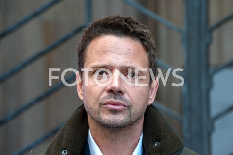  22.09.2018 WARSZAWA<br />PROTEST NAUCZYCIELI I RODZICOW PRZED MINISTERSTWEM EDUKACJI NARODOWEJ<br />N/Z RAFAL TRZASKOWSKI<br /> 