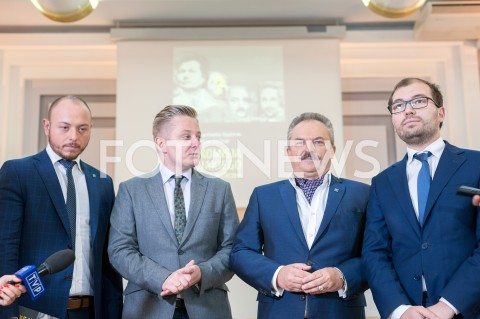  25.09.2018 WARSZAWA<br />PROMOCJA KSIAZKI KOMISJA JAKIEGO CZAS ROZLICZEN<br />N/Z JAKUB STEFANIAK BARTLOMIEJ OPALINSKI ADAM ZIELINSKI MAREK JAKUBIAK<br /> 