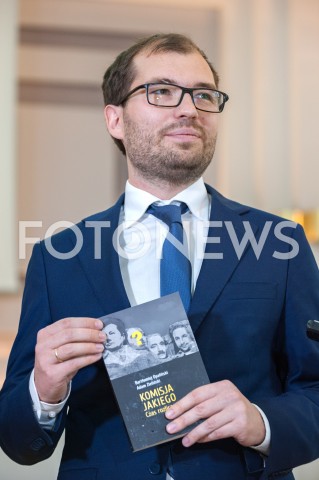  25.09.2018 WARSZAWA<br />PROMOCJA KSIAZKI KOMISJA JAKIEGO CZAS ROZLICZEN<br />N/Z ADAM ZIELINSKI<br /> 