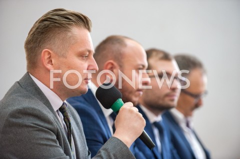  25.09.2018 WARSZAWA<br />PROMOCJA KSIAZKI KOMISJA JAKIEGO CZAS ROZLICZEN<br />N/Z JAKUB STEFANIAK BARTLOMIEJ OPALINSKI ADAM ZIELINSKI MAREK JAKUBIAK<br /> 