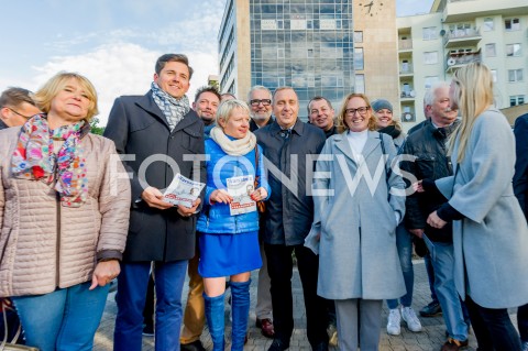  25.09.2018 WARSZAWA<br />KAMPANIA SAMORZADOWA PO W WARSZAWIE<br />N/Z RAFAL TRZASKOWSKI GRZEGORZ SCHETYNA DOROTA EWA MALINOWSKA GRUPINSKA<br /> 