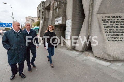  25.09.2018 WARSZAWA<br />START KAMPANII JACKA WOJCIECHOWICZA 18 DZIELNIC W 18 DNI<br />N/Z JACEK WOJCIECHOWICZ GRZEGORZ WYSOCKI ALEKSANDRA SHEYBAL ROSTEK<br /> 