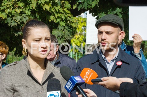  26.09.2018 WARSZAWA<br />
KAMPANIA WYBORCZA JANA SPIEWAKA<br />
N/Z JAN SPIEWAK PAULINA PIECHNA WIECKIEWICZ<br />
 