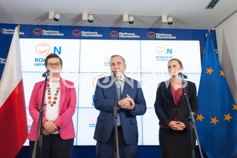 26.09.2018 WARSZAWA<br />KONFERENCJA KOALICJI OBYWATELSKIEJ NA TEMAT WYGRANEGO PROCESU W TRYBIE WYBORCZYM Z PREMIEREM MATEUSZEM MORAWIECKIM<br />N/Z KATARZYNA LUBNAUER GRZEGORZ SCHETYNA BARBARA NOWACKA<br /> 