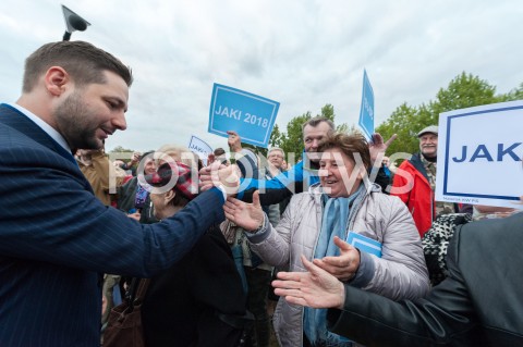  27.09.2018 WARSZAWA<br />SPOTKANIE PATRYKA JAKIEGO Z MIESZKANCAMI BRODNA<br />N/Z PATRYK JAKI<br /> 