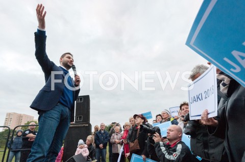  27.09.2018 WARSZAWA<br />SPOTKANIE PATRYKA JAKIEGO Z MIESZKANCAMI BRODNA<br />N/Z PATRYK JAKI<br /> 