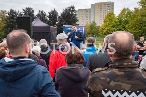  27.09.2018 WARSZAWA<br />SPOTKANIE PATRYKA JAKIEGO Z MIESZKANCAMI BRODNA<br />N/Z PATRYK JAKI<br /> 