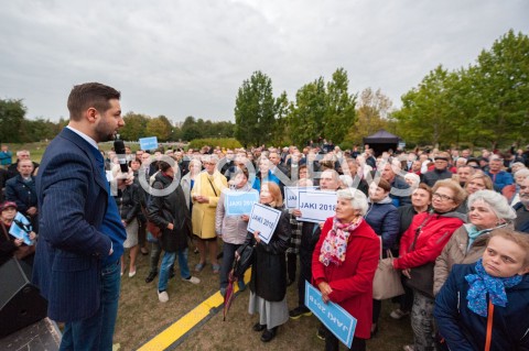  27.09.2018 WARSZAWA<br />SPOTKANIE PATRYKA JAKIEGO Z MIESZKANCAMI BRODNA<br />N/Z PATRYK JAKI<br /> 