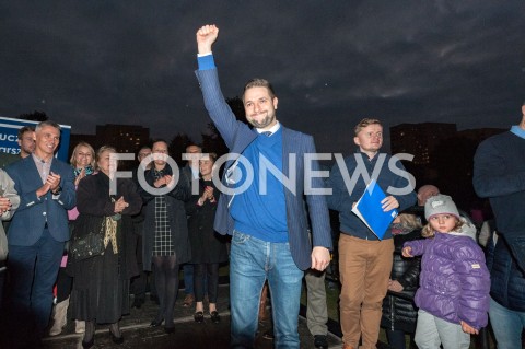  27.09.2018 WARSZAWA<br />SPOTKANIE PATRYKA JAKIEGO Z MIESZKANCAMI BRODNA<br />N/Z PATRYK JAKI<br /> 