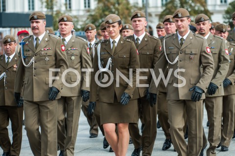  27.09.2018 WARSZAWA<br />
PIERWSZE CENTRALNE OBCHODY SWIETA WOJSKA OBRONY TERYTORIALNEJ<br />
N/Z ZOLNIERZE KOBIETA W WOJSKU<br />
 