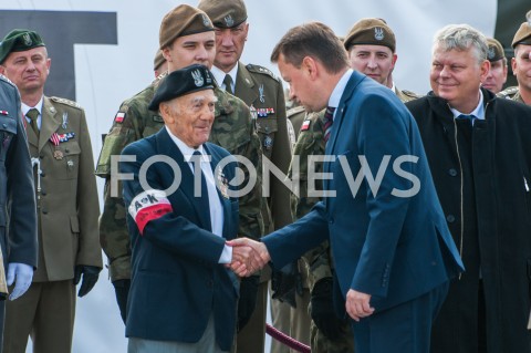 27.09.2018 WARSZAWA<br />
PIERWSZE CENTRALNE OBCHODY SWIETA WOJSKA OBRONY TERYTORIALNEJ<br />
N/Z MARIUSZ BLASZCZAK PULKOWNIK PLK JERZY MAJKOWSKI ( CZLONEK ZARZADU SWIATOWEGO ZWIAZKU ZOLNIERZY ARMII KRAJOWEJ )<br />
 