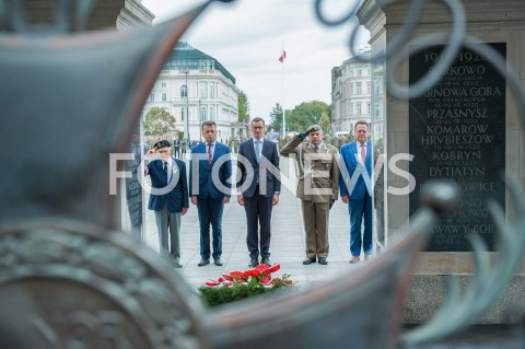  27.09.2018 WARSZAWA<br />
PIERWSZE CENTRALNE OBCHODY SWIETA WOJSKA OBRONY TERYTORIALNEJ<br />
N/Z MARIUSZ BLASZCZAK PREMIER MATEUSZ MORAWIECKI WIESLAW KUKULA JAROSLAW ZIELINSKI PULKOWNIK PLK JERZY MAJKOWSKI ( CZLONEK ZARZADU SWIATOWEGO ZWIAZKU ZOLNIERZY ARMII KRAJOWEJ )<br />
 