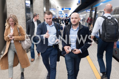  28.09.2018 WARSZAWA<br />BRIEFING PRASOWY PIOTRA GUZIALA KANDYDATA NA WICEPREZYDENTA WARSZAWY NA TEMAT KRAKOWSKICH DOKONAN RAFALA TRZASKOWSKIEGO<br />N/Z PIOTR GUZIAL<br /> 