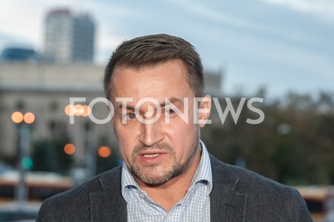  28.09.2018 WARSZAWA<br />BRIEFING PRASOWY PIOTRA GUZIALA KANDYDATA NA WICEPREZYDENTA WARSZAWY NA TEMAT KRAKOWSKICH DOKONAN RAFALA TRZASKOWSKIEGO<br />N/Z PIOTR GUZIAL<br /> 