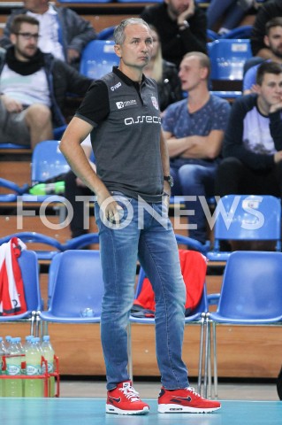  29.09.2018 RZESZOW <br />
SIATKOWKA<br />
MECZ SPARINGOWY <br />
ASSECO RESOVIA - JASTRZEBSKI WEGIEL<br />
N/Z ANDRZEJ KOWAL - I TRENER ( HEAD COACH ) SYLWETKA<br />
 