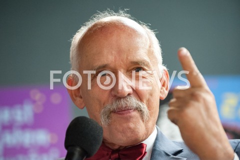 Spotkanie kandydata na prezydenta Warszawy Janusza Korwin-Mikkego z mieszkańcami w Warszawie