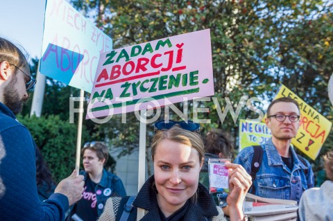  30.09.2018 WARSZAWA<br />SWIATOWY DZIEN BEZPIECZNEJ ABORCJI<br />N/Z UCZESTNICY<br /> 