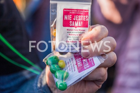  30.09.2018 WARSZAWA<br />SWIATOWY DZIEN BEZPIECZNEJ ABORCJI<br />N/Z MATERIALY NIE JESTES SAMA<br /> 