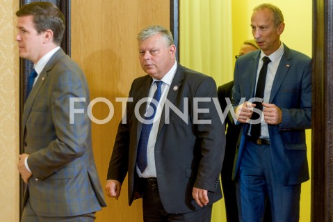  01.10.2018 WARSZAWA<br />SPOTKANIE PREMIERA Z MISTRZAMI SWIATA W PILCE SIATKOWEJ MEZCZYZN 2018<br />N/Z MAREK SUSKI WITOLD BANKA<br /> 