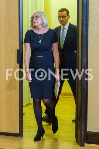  01.10.2018 WARSZAWA<br />SPOTKANIE PREMIERA Z MISTRZAMI SWIATA W PILCE SIATKOWEJ MEZCZYZN 2018<br />N/Z RZECZNIK RZADU JOANNA KOPCINSKA PREMIER MATEUSZ MORAWIECKI<br /> 