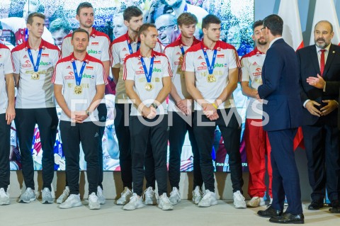  01.10.2018 WARSZAWA<br />SPOTKANIE PREMIERA Z MISTRZAMI SWIATA W PILCE SIATKOWEJ MEZCZYZN 2018<br />N/Z PREMIER MATEUSZ MORAWIECKI BARTOSZ BEDNORZ GRZEGORZ LOMACZ<br /> 