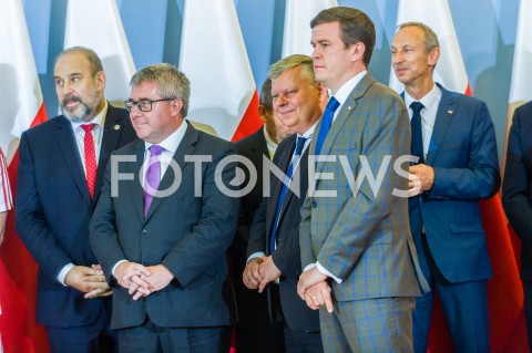  01.10.2018 WARSZAWA<br />SPOTKANIE PREMIERA Z MISTRZAMI SWIATA W PILCE SIATKOWEJ MEZCZYZN 2018<br />N/Z RYSZARD CZARNECKI MAREK SUSKI<br /> 