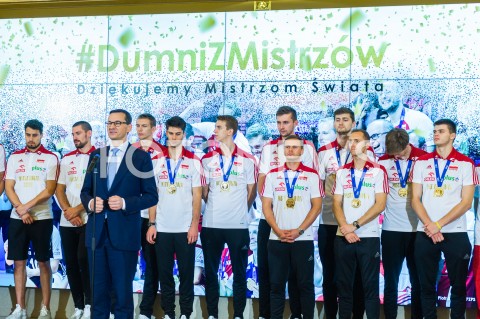  01.10.2018 WARSZAWA<br />SPOTKANIE PREMIERA Z MISTRZAMI SWIATA W PILCE SIATKOWEJ MEZCZYZN 2018<br />N/Z PREMIER MATEUSZ MORAWIECKI<br /> 