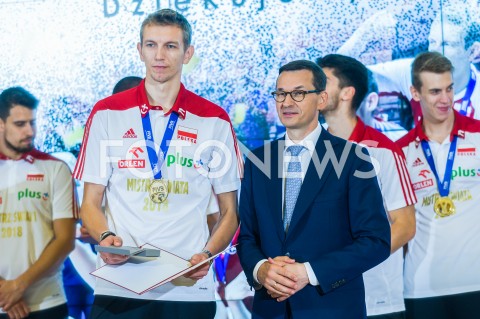  01.10.2018 WARSZAWA<br />SPOTKANIE PREMIERA Z MISTRZAMI SWIATA W PILCE SIATKOWEJ MEZCZYZN 2018<br />N/Z PREMIER MATEUSZ MORAWIECKI DAMIAN SCHULZ<br /> 