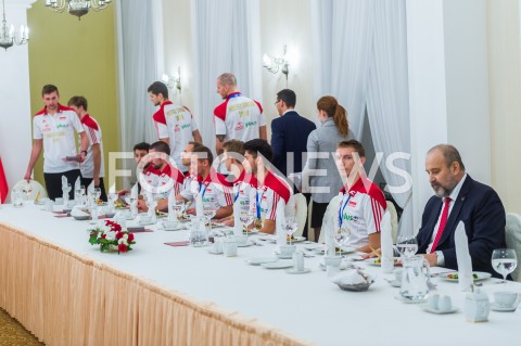  01.10.2018 WARSZAWA<br />SPOTKANIE PREMIERA Z MISTRZAMI SWIATA W PILCE SIATKOWEJ MEZCZYZN 2018<br />N/Z MISTRZOWIE SWIATA KOLACJA<br /> 