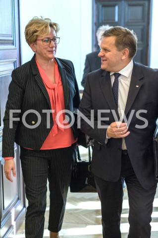  02.10.2018 WARSZAWA<br />POSIEDZENIE RADY MINISTROW<br />N/Z JOZEFA SZCZUREK ZELAZKO WOJCIECH SKURKIEWICZ<br /> 