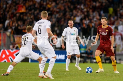  02.10.2018 ROMA / RZYM<br />
PILKA NOZNA - MECZ FAZY GRUPOWEJ LIGI MISTRZOW 2018/2019<br />
FOOTBALL - CHAMPIONS LEAGUE MATCH GROUP STAGE <br />
AS ROMA - VIKTORIA PLZEN<br />
N/Z EDIN DZEKO SYLWETKA<br />
 