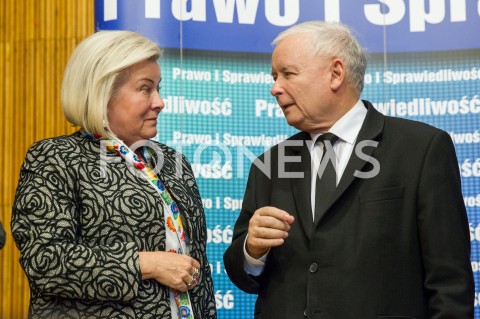  06.10.2018 KROSNO <br />SPOTKANIE WYBORCZE PREZESA PIS JAROSLAWA KACZYNSKIEGO Z MIESZKANCAMI KROSNA <br />N/Z JAROSLAW KACZYNSKI ALICJA ZAJAC<br /> 