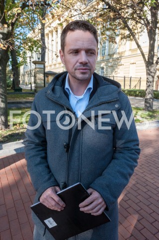  10.10.2018 WARSZAWA<br />BRIEFING RAFALA TRZASKOWSKIEGO NA TEMAT PISMA DO MINISTRA INWESTYCJI I ROZWOJU<br />N/Z RAFAL TRZASKOWSKI<br /> 