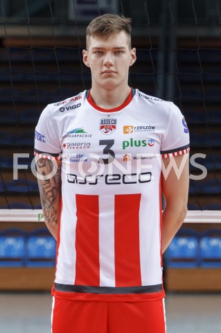  10.10.2018 RZESZOW <br />
SESJA ZDJECIOWA SIATKARZY ASSECO RESOVIA<br />
SEZON 2018/2019<br />
N/Z BARTLOMIEJ LEMANSKI<br />
 
