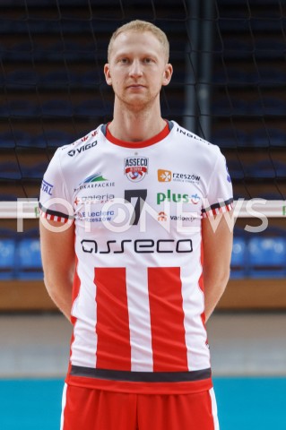  10.10.2018 RZESZOW <br />
SESJA ZDJECIOWA SIATKARZY ASSECO RESOVIA<br />
SEZON 2018/2019<br />
N/Z JAKUB JAROSZ<br />
 