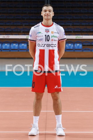  10.10.2018 RZESZOW <br />
SESJA ZDJECIOWA SIATKARZY ASSECO RESOVIA<br />
SEZON 2018/2019<br />
N/Z NIKOLAS SZERSZEN<br />
 