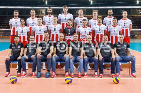  10.10.2018 RZESZOW <br />
SESJA ZDJECIOWA SIATKARZY ASSECO RESOVIA<br />
SEZON 2018/2019<br />
N/Z DAWID DRYJA LUKASZ PERLOWSKI MARCIN MOZDZONEK BARTLOMIEJ LEMANSKI DAMIAN SCHULZ DAVID SMITH MATEUSZ MIKA JAKUB JAROSZ RAFAEL REDWITZ NICOLAS SZERSZEN RAFAL BUSZEK LUKE PERRY MATEUSZ MASLOWSKI THIBAULT ROSSARD KAWIKA SHOJI SEBASTIANO CHITTOLINI MACIEJ PAJAK LUCIO ORO ANDRZEJ KOWAL MARCIN OGONOWSKI WOJCIECH GROSZEK SERGIUSZ RUSZEL MATEUSZ PRZYSTAS<br />
 