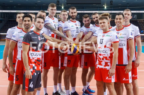  10.10.2018 RZESZOW <br />
SESJA ZDJECIOWA SIATKARZY ASSECO RESOVIA<br />
SEZON 2018/2019<br />
N/Z LUKE PERRY RAFAEL REDWITZ NICOLAS SZERSZEN LUKASZ PERLOWSKI BARTLOMIEJ LEMANSKI DAMIAN SCHULZ MARCIN MOZDZONEK DAWID DRYJA MATEUSZ MIKA MATEUSZ MASLOWSKI KAWIKA SHOJI DAVID SMITH<br />
 