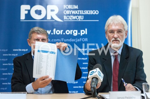  12.10.2018 WARSZAWA<br />KONFERENCJA FORUM OBYWATELSKIEGO ROZWOJU FOR NA TEMAT DEMONTAZU SAMORZADU W POLSCE<br />N/Z LESZEK BALCEROWICZ JANUSZ PACZOCHA<br /> 