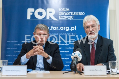  12.10.2018 WARSZAWA<br />KONFERENCJA FORUM OBYWATELSKIEGO ROZWOJU FOR NA TEMAT DEMONTAZU SAMORZADU W POLSCE<br />N/Z LESZEK BALCEROWICZ JANUSZ PACZOCHA<br /> 