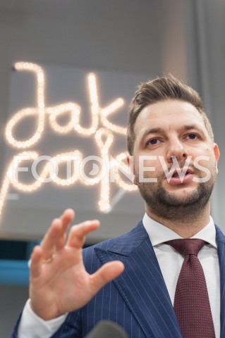  15.10.2018 WARSZAWA<br />BRIEFING PRASOWY PATRYKA JAKIEGO NA TEMAT KOMUNIKACJI W MADRYCIE<br />N/Z PATRYK JAKI<br /> 