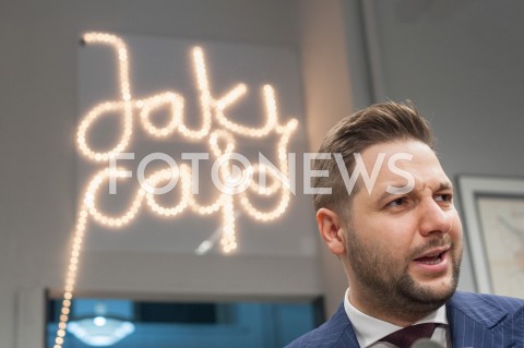  15.10.2018 WARSZAWA<br />BRIEFING PRASOWY PATRYKA JAKIEGO NA TEMAT KOMUNIKACJI W MADRYCIE<br />N/Z PATRYK JAKI<br /> 