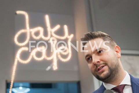  15.10.2018 WARSZAWA<br />BRIEFING PRASOWY PATRYKA JAKIEGO NA TEMAT KOMUNIKACJI W MADRYCIE<br />N/Z PATRYK JAKI<br /> 