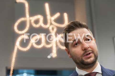  15.10.2018 WARSZAWA<br />BRIEFING PRASOWY PATRYKA JAKIEGO NA TEMAT KOMUNIKACJI W MADRYCIE<br />N/Z PATRYK JAKI<br /> 