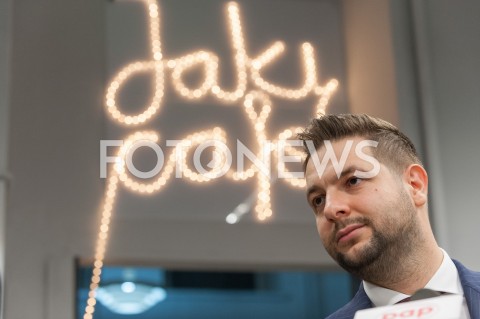  15.10.2018 WARSZAWA<br />BRIEFING PRASOWY PATRYKA JAKIEGO NA TEMAT KOMUNIKACJI W MADRYCIE<br />N/Z PATRYK JAKI<br /> 