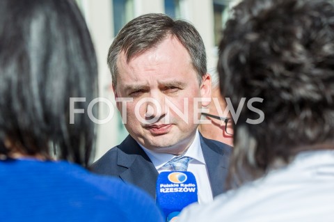  17.10.2018 RZESZOW<br />KONFERENCJA PRASOWA MINISTRA SPRAWIEDLIWOSCI ZBIGNIEWA ZIOBRO PRZED URZEDEM MARSZALKOWSKIM W RZESZOWIE<br />N/Z ZBIGNIEW ZIOBRO<br /> 