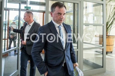  17.10.2018 RZESZOW<br />KONFERENCJA PRASOWA MINISTRA SPRAWIEDLIWOSCI ZBIGNIEWA ZIOBRO PRZED URZEDEM MARSZALKOWSKIM W RZESZOWIE<br />N/Z ZBIGNIEW ZIOBRO<br /> 